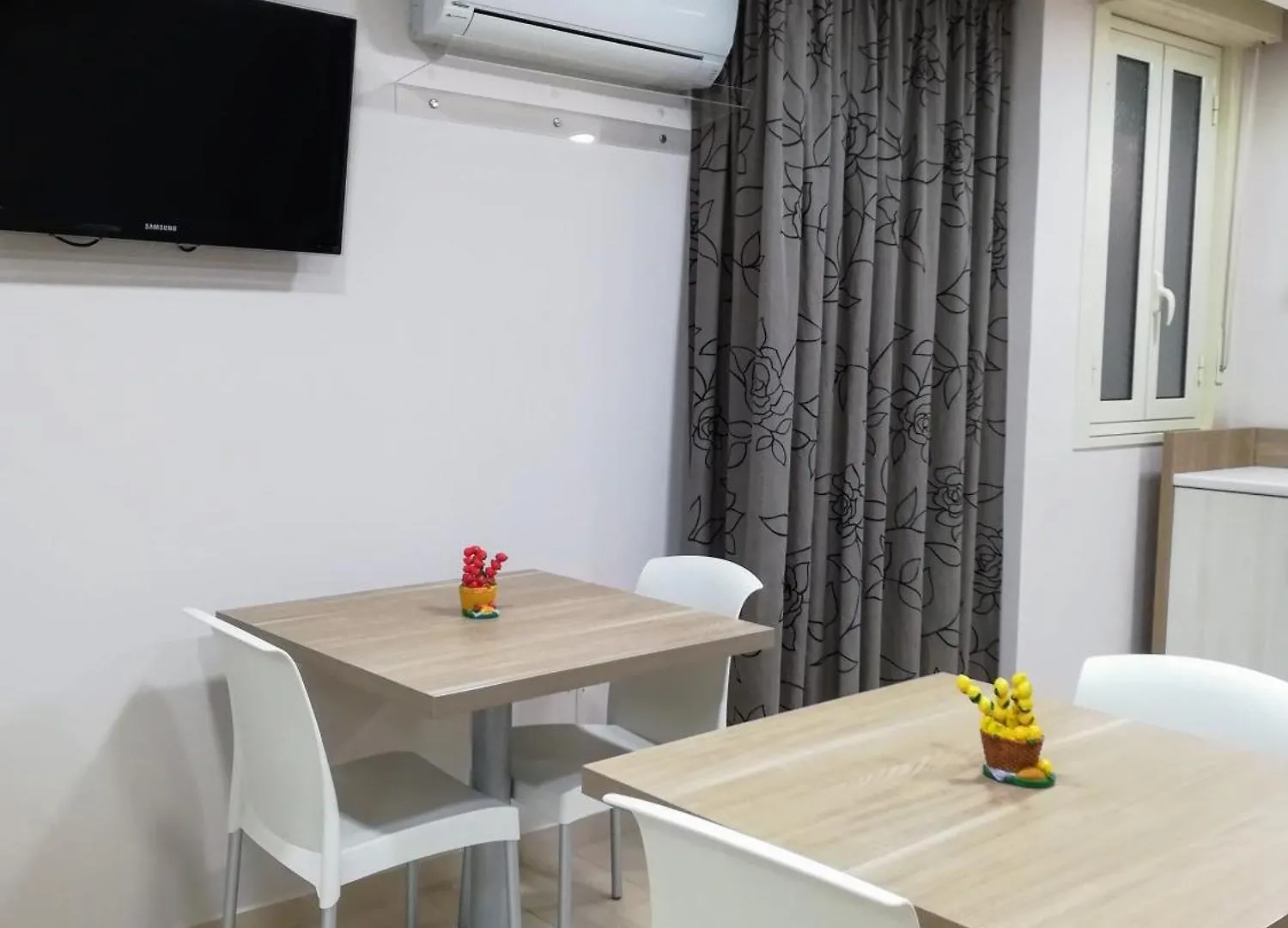 לינה וארוחת בוקר שאקה B&B Rocca Dei Fiori